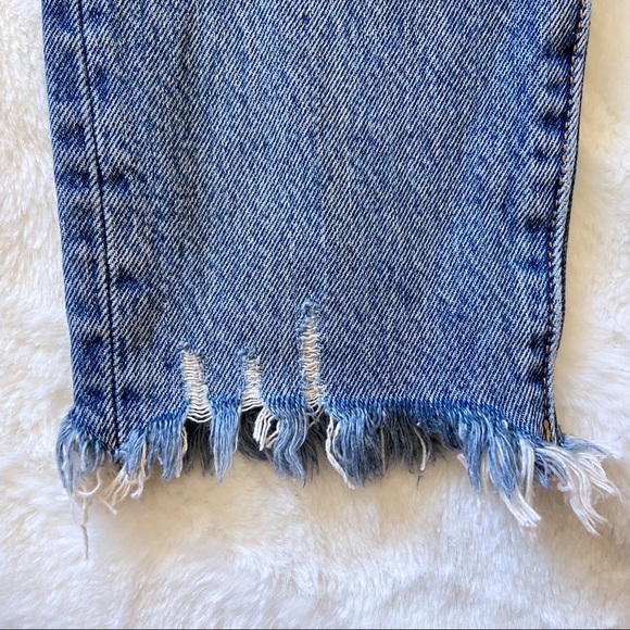 ⚡️💙 LEVI’S WEDGIE ICON (HIGH RISE MOM JEANS) ⚡️💙 - Picture 4 of 9